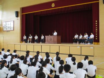 演説をする生徒の様子