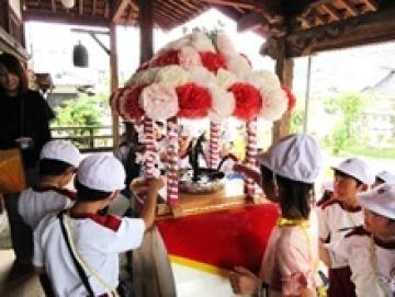 花祭りに使う台座の写真