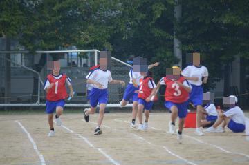 女子のリレーの様子です。