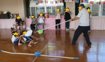 綱引き対決（子ども3人対大人1人1回目）