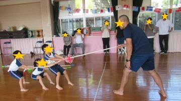 綱引き対戦（子ども3人対大人1人3回目）