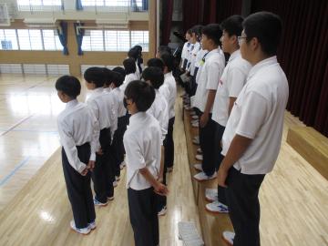 4組が合唱練習する様子