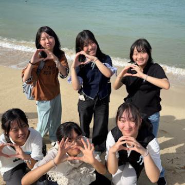 4組がアラハビーチ アメリカンビレッジで過ごす様子4