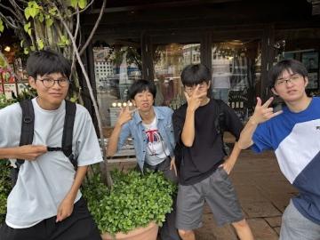 5組がCAVE OKINAWA アメリカンビレッジで過ごす様子2