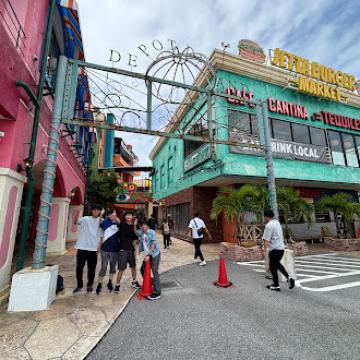 5組がCAVE OKINAWA アメリカンビレッジで過ごす様子6