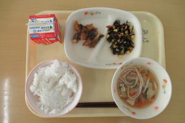後期課程の給食の写真