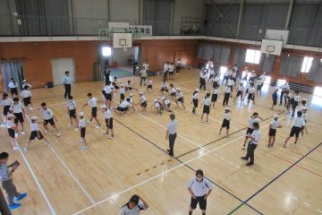 グループごとに練習している様子