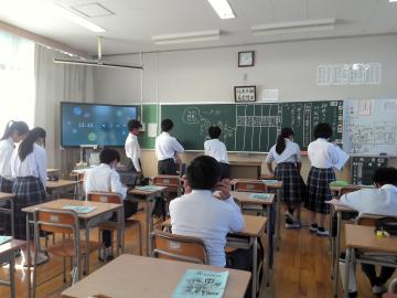 1年2組の教室でのようす