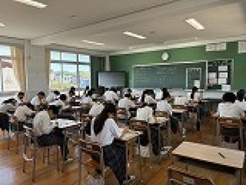 テスト問題を解く様子