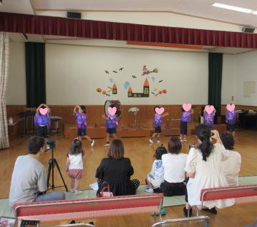 ダンスをしている様子