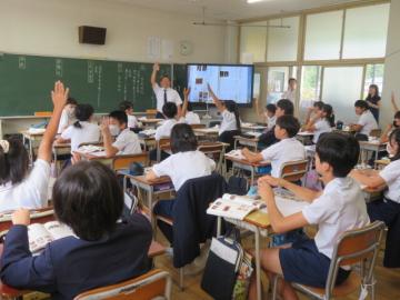 6年生が国語を学習するようす
