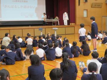 長岡選手に質問する3年生