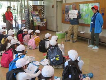 森の中での注意事項の説明