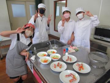 野菜のベーコンまきをつくった6年生