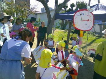 お客さんとの会話を楽しんでいる様子