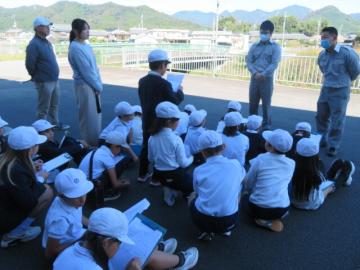 消防の仕事について質問する3年生