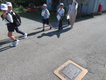 帰り道で消火栓を見つけた3年生