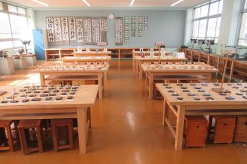 生徒が技術の授業で作った作品の写真