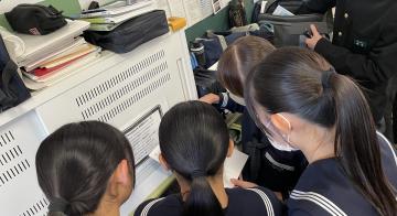 生徒がテスト勉強をしているようす