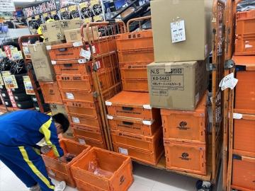 品出し用商品の箱