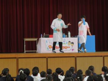 ふるだけで色がかわるペットボトル