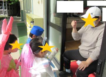 じゃんけん対決をする子ども達と園長先生