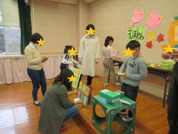 絵本屋さんの様子