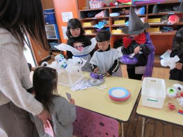 オバケカフェでドーナツ売ったよ