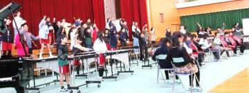 6年生の演奏写真