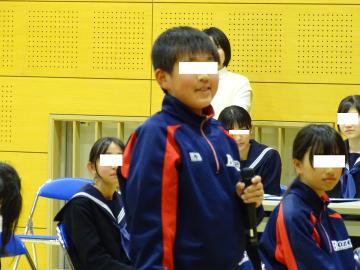 1年生が質問している様子です。