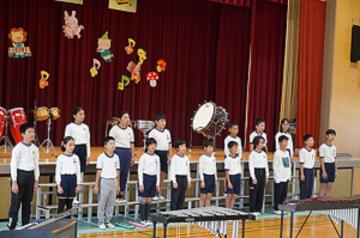 5・6年生で二部合唱をしている。