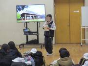 自然学校で交流会の様子