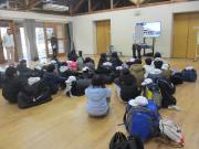 自然学校の交流会での様子