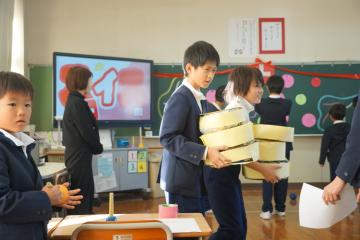 ゲームの準備をしている様子