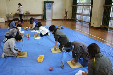 しゃちほこを作っている様子