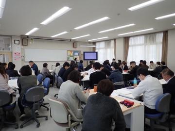 話し合いをしている様子