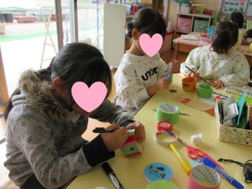 どんぐり転がしを作っているところ