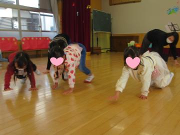 クマになって歩いているところ