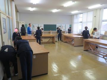 5年図工室そうじのようす