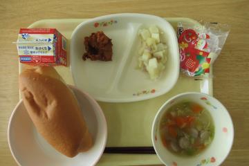 後期課程の給食の写真