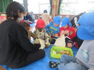 お家の人と一緒に絞り染め