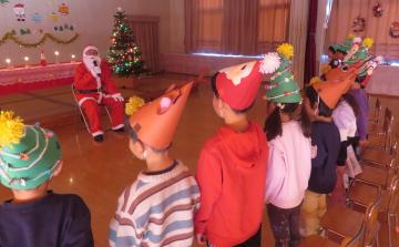 サンタさんに質問している様子