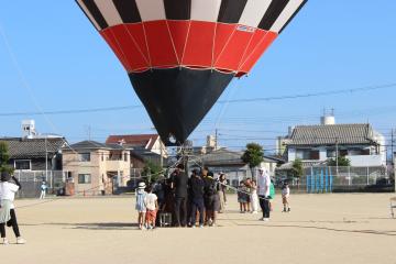 喫優に乗り込む様子
