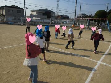 ドッジボールをしている様子