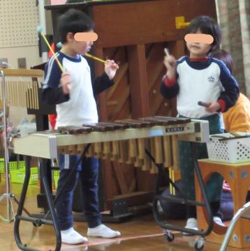 おむすびが転がるときの効果音を担当する子ども