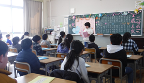 4年生一人ひとり発表する様子