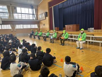 見守り隊の皆さんが並んでいるところ