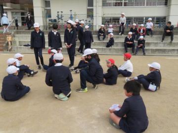 わくわく9班のふり返りのようす