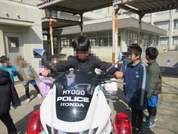白バイに乗せていただく様子