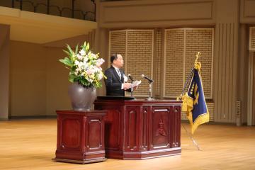 学校長式辞の様子